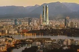 Tirane, jepet me qera apartament 3+1 Kati 4, 130 m² 600 € (5 Maji)