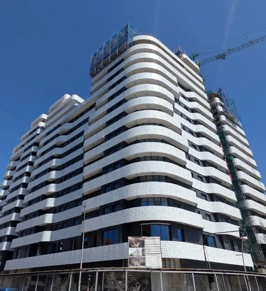 Tirane, shitet apartament 2+1+Ballkon Kati 12, 108 m² 279.240 € (Corner Residence Rruga e Kavajes)