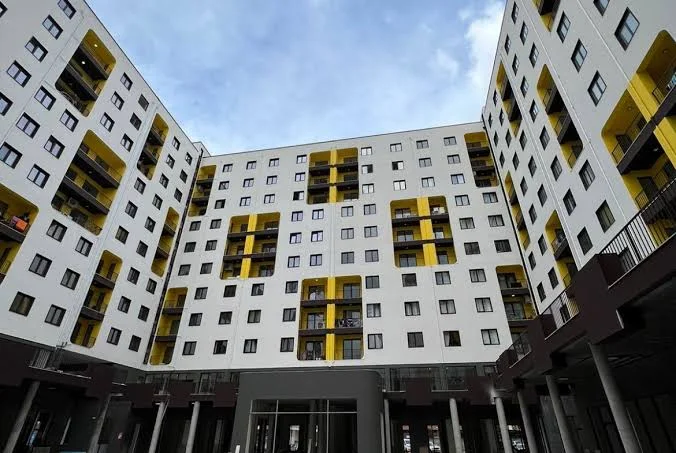 Tirane, jepet me qera apartament 1+1+Ballkon Kati 4, 65 m² 500 € (Grand Gallery, Yzberisht)