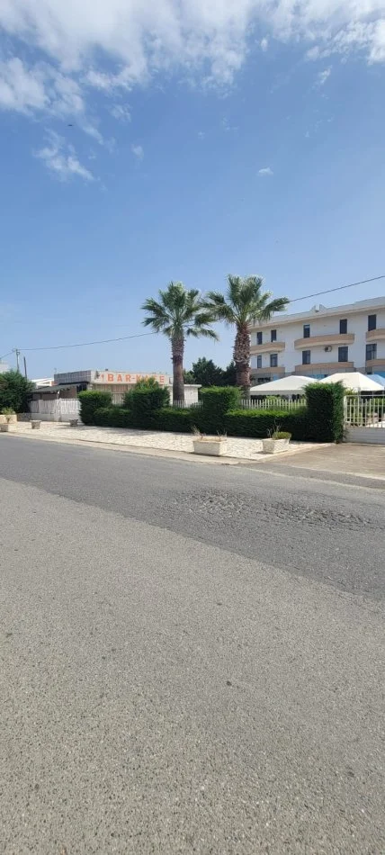 Durres, jepet me qera bar-resorant Kati 3, 400 m² 2.000 € (Fllake, Durres)