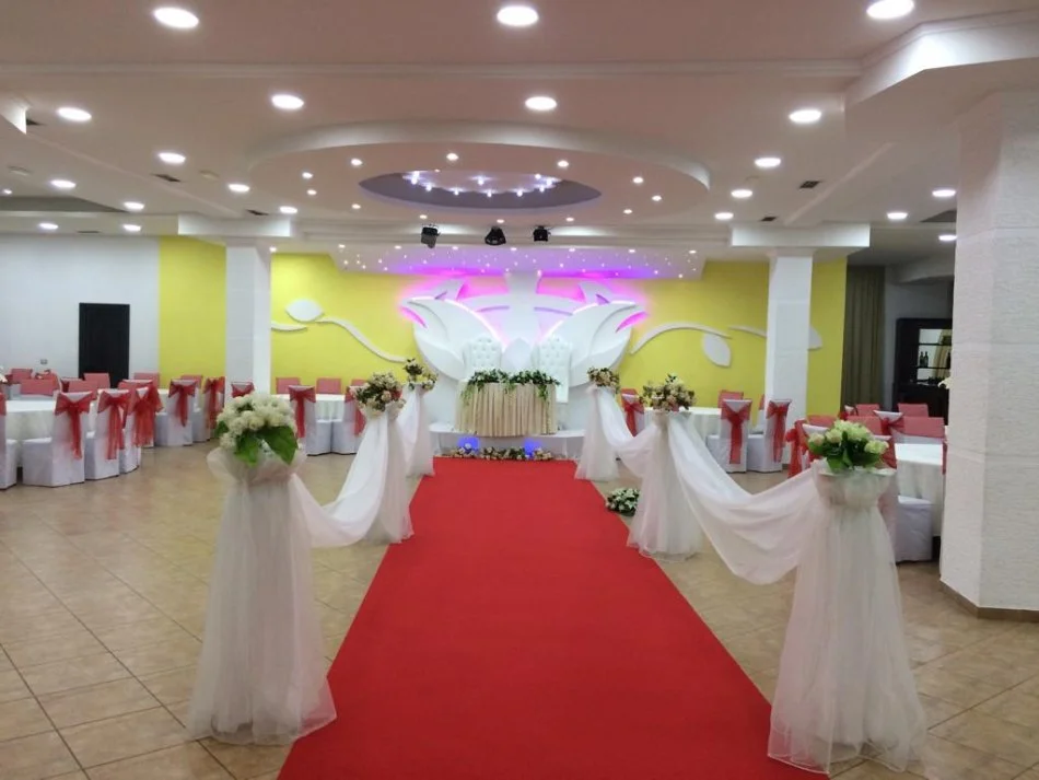 Durres, jepet me qera bar-resorant Kati 3, 400 m² 2.000 € (Fllake, Durres)