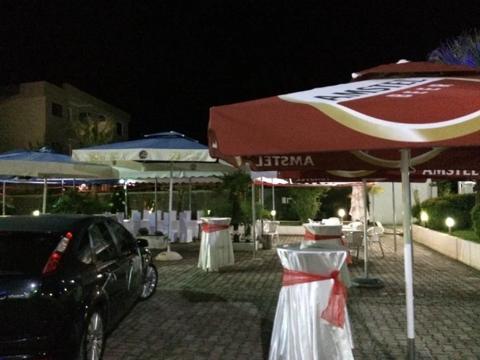 Durres, jepet me qera bar-resorant Kati 3, 400 m² 2.000 € (Fllake, Durres)