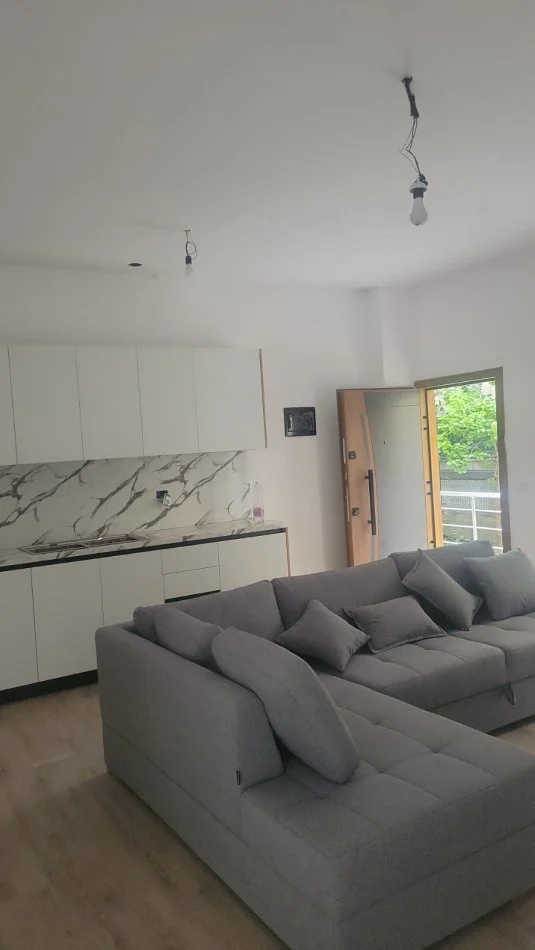 Durres, shitet apartament 2+1 Kati 0, 66 m² 125.000 € (Shkembi Kavajes, Durres)