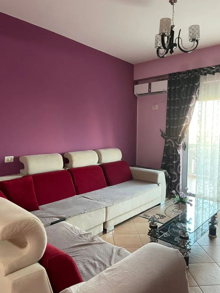 Durres, jepet me qera apartament 1+1+Ballkon Kati 4, 70 m² 350 € (Plazh, Durres)