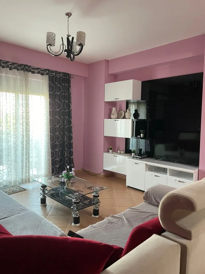 Durres, jepet me qera apartament 1+1+Ballkon Kati 4, 70 m² 350 € (Plazh, Durres)