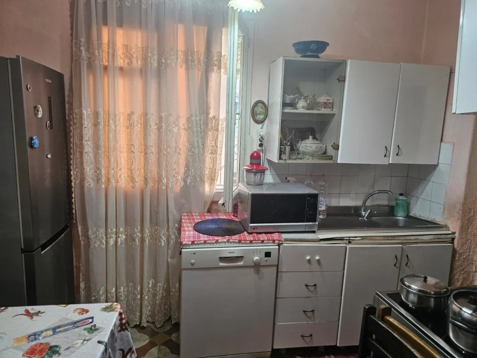 Durres, shitet shtepi 1+1 Kati 1, 156 m² 125.000 € (Stadiumi, Durres)