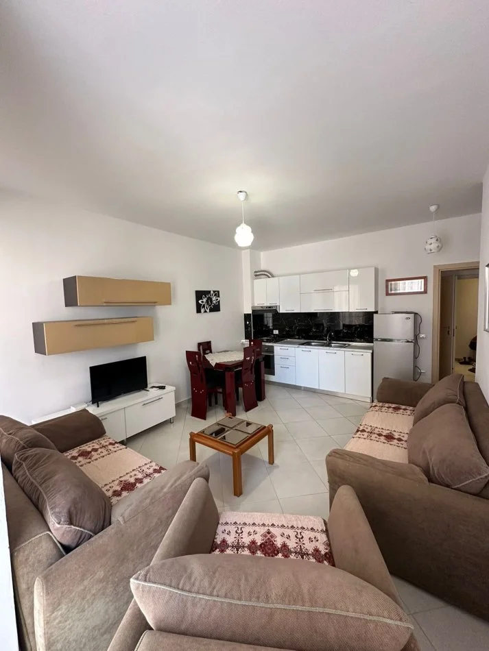 Durres, jepet me qera apartament 1+1 Kati 3, 63 m² 350 € (Durres)