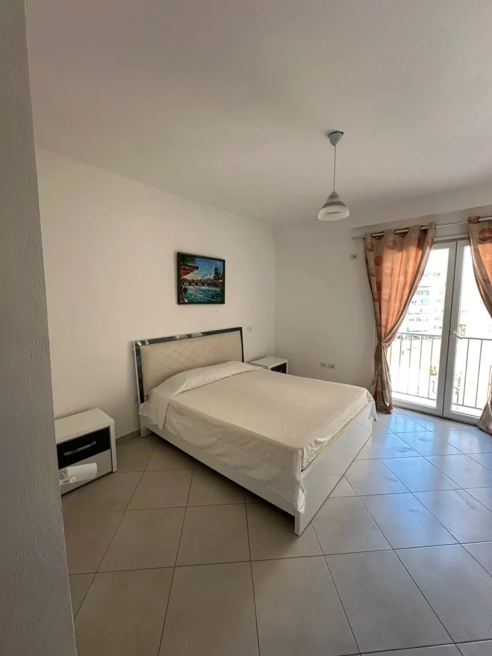 Durres, jepet me qera apartament 1+1 Kati 3, 63 m² 350 € (Durres)