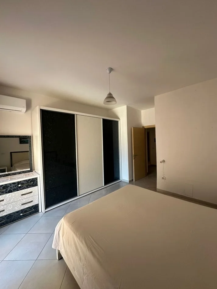 Durres, jepet me qera apartament 1+1 Kati 3, 63 m² 350 € (Durres)