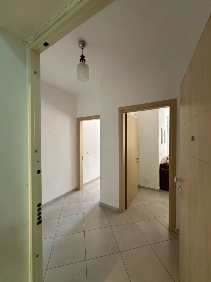 Durres, jepet me qera apartament 1+1 Kati 3, 63 m² 350 € (Durres)