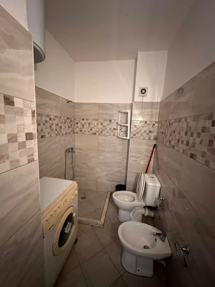 Durres, jepet me qera apartament 1+1 Kati 3, 63 m² 350 € (Durres)