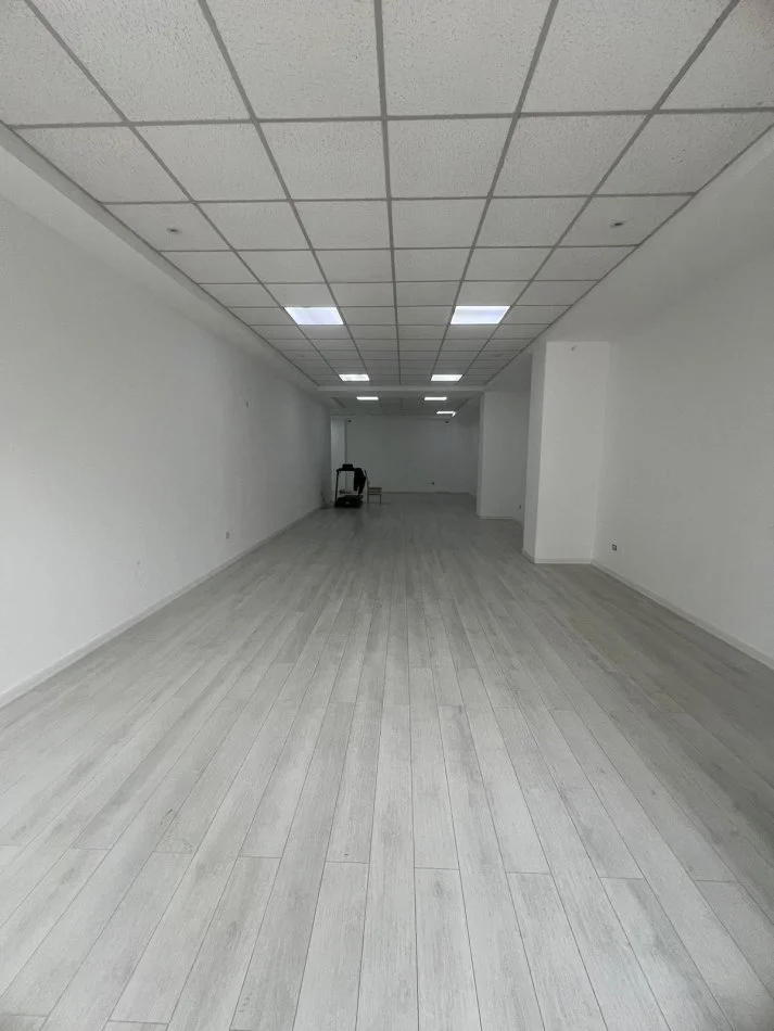 Durres, shitet ambjent biznesi Kati 0, 110 m² 265.000 € (Rruga e Re e Portit, Durres)