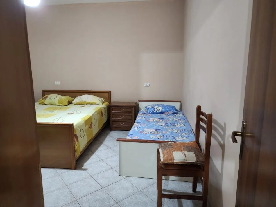 Durres, jepet me qera apartament 1+1+Ballkon Kati 5, 60 m² 280 € (Plazh, Durres)