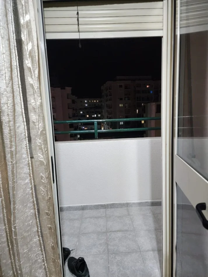 Durres, jepet me qera apartament 1+1+Ballkon Kati 5, 60 m² 280 € (Plazh, Durres)
