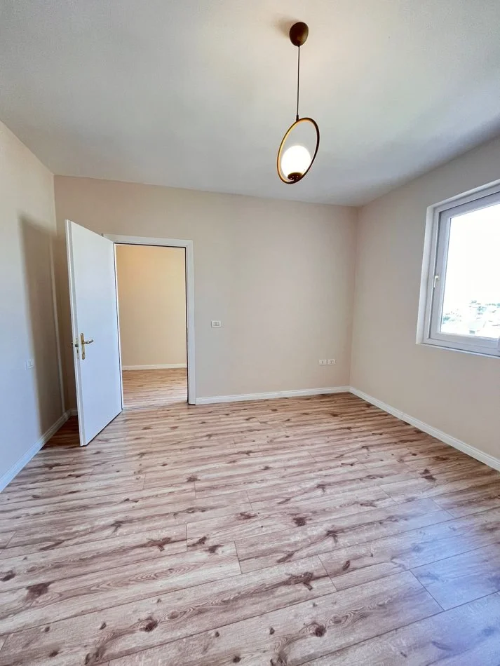 Durres, shitet apartament 1+1+Ballkon Kati 4, 70 m² 80.000 € (Iliria, Plazh)