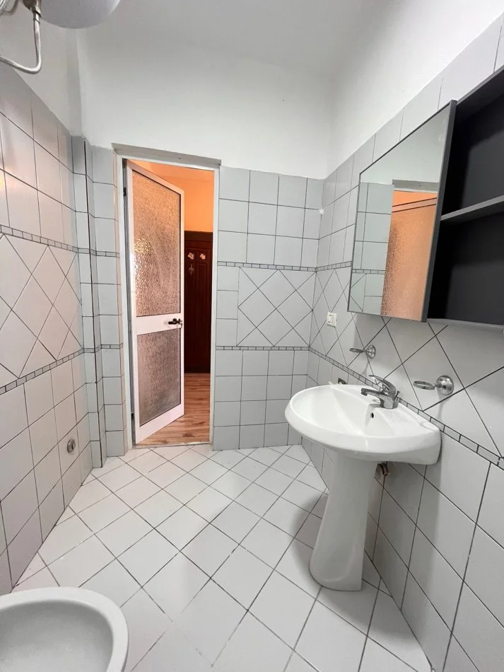 Durres, shitet apartament 1+1+Ballkon Kati 4, 70 m² 80.000 € (Iliria, Plazh)