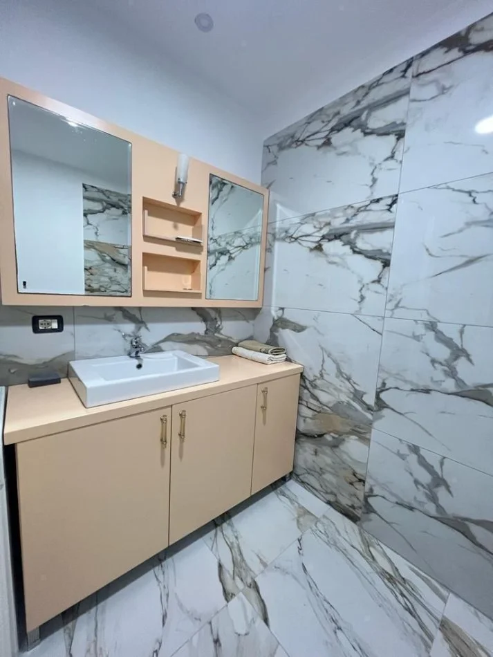 Durres, shitet apartament 1+1 Kati 9, 63.5 m² 120.000 € (Plazh, Durres)