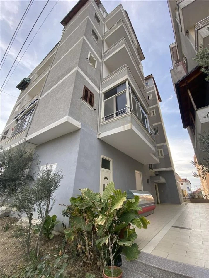 Durres, shitet apartament 3+1 Kati 4, 220 m² 140.000 € (Golem, Durres)