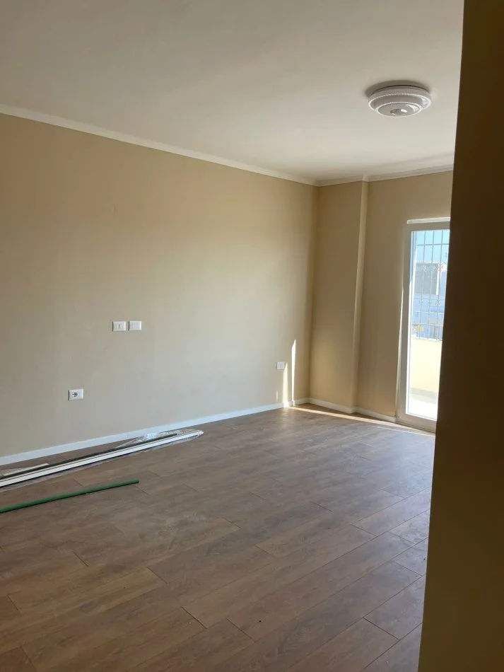 Durres, shitet garsonier 1+1+Ballkon Kati 10, 53,50 m² 65.000 € (Plazh, Durres)