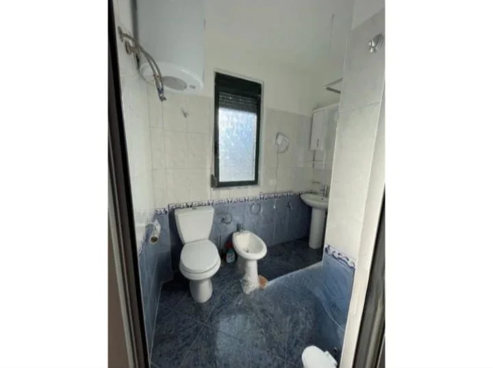 Durres, shes apartament 1+1 Kati 4, 57 m² 71.500 € (Shkembi Kavajes, Golem)
