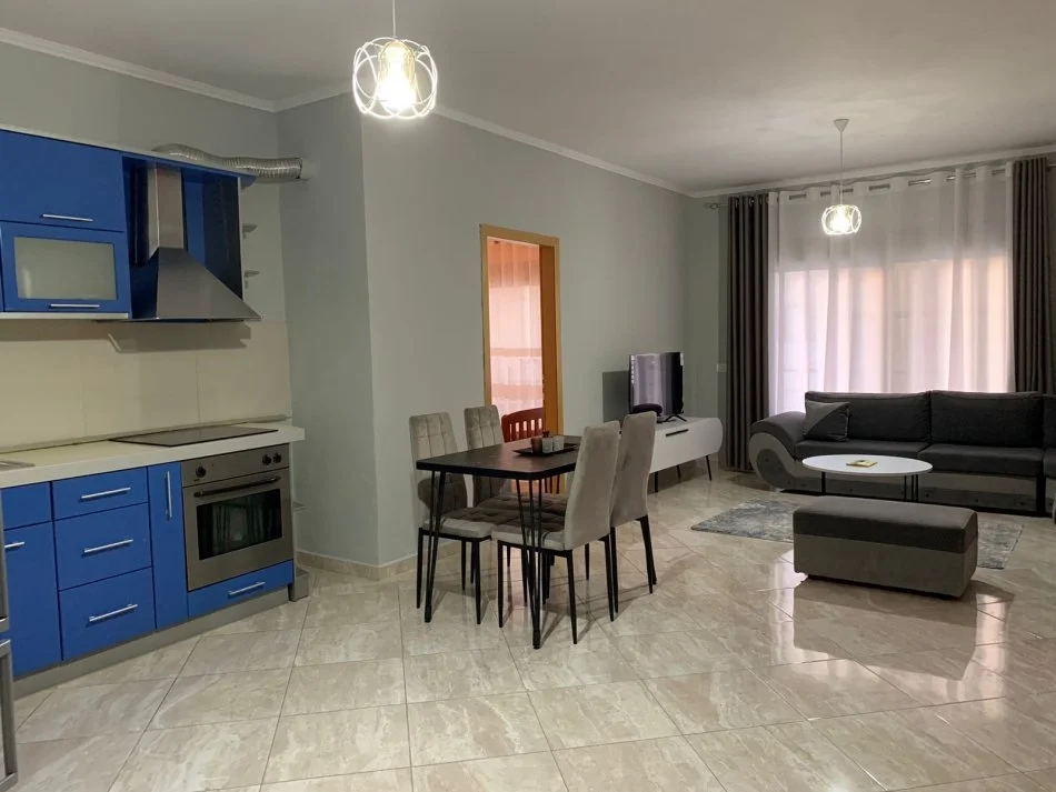 Durres, jepet me qera apartament 2+1+Ballkon Kati 9, 89 m² 400 € (Stacioni Trenit, Durres)