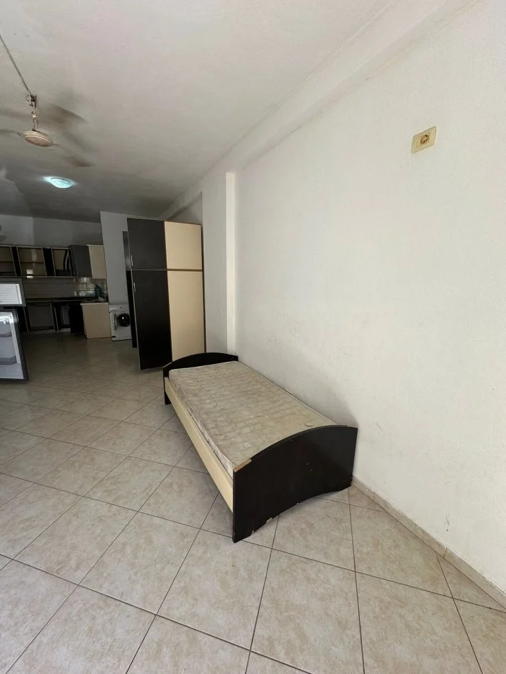 Durres, shitet garsonier 1+1 Kati 1, 43 m² 50.000 € (Rrota Kuqe, Plazh)