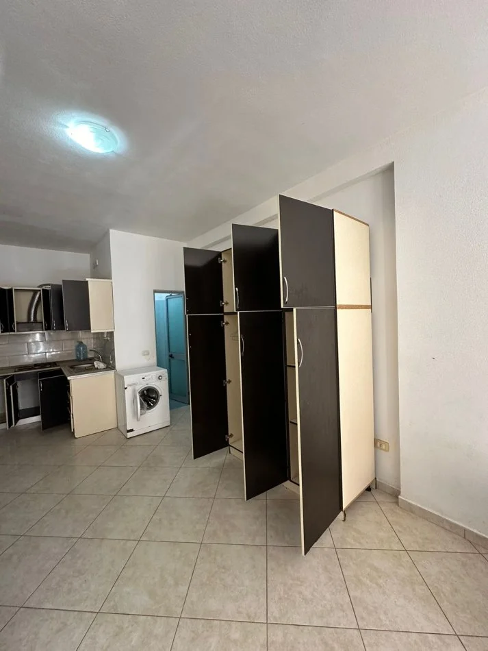 Durres, shitet garsonier 1+1 Kati 1, 43 m² 50.000 € (Rrota Kuqe, Plazh)
