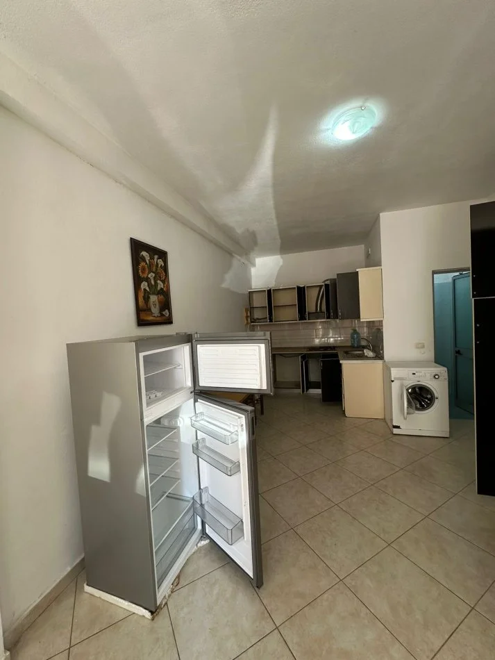 Durres, shitet garsonier 1+1 Kati 1, 43 m² 50.000 € (Rrota Kuqe, Plazh)