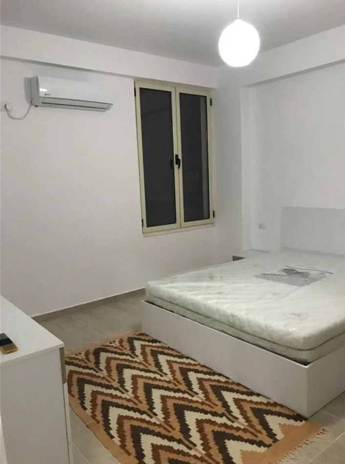 Durres, jepet me qera apartament 2+1+Ballkon , 107 m² 350 € (Vila Yogut, Durres)