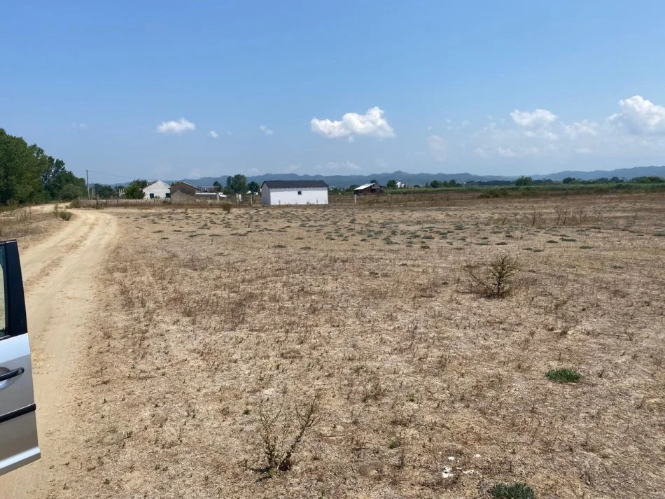 Durres, shitet truall , 4.600 m² 184.000 € (Gjiri Lalezit)