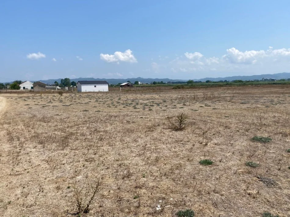 Durres, shitet truall , 4.600 m² 184.000 € (Gjiri Lalezit)