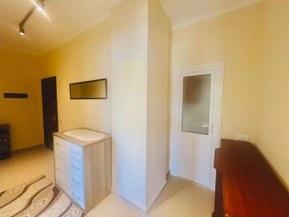 Durres, jepet me qera apartament 1+1 Kati 2, 65 m² 300 € (Iliria, Plazh)