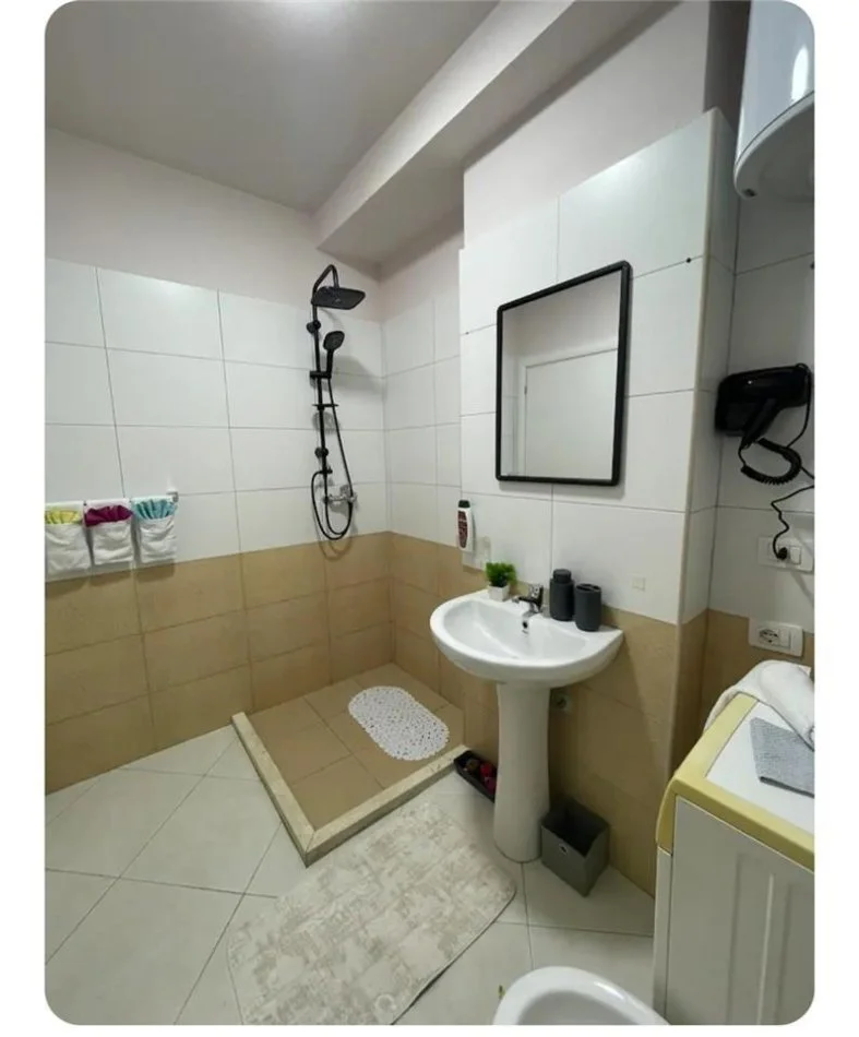 Durres, jepet me qera garsonier 1+1 Kati 5, 32 m² 250 € (Plazh, Durres)