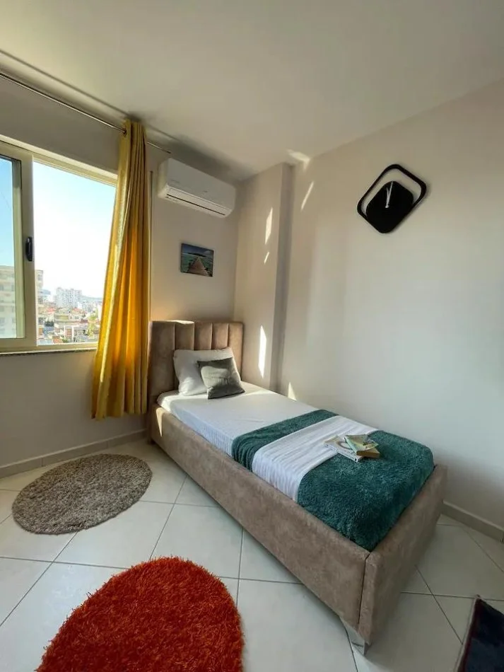 Durres, jepet me qera garsonier 1+1 Kati 5, 32 m² 250 € (Rrota Kuqe, Plazh)