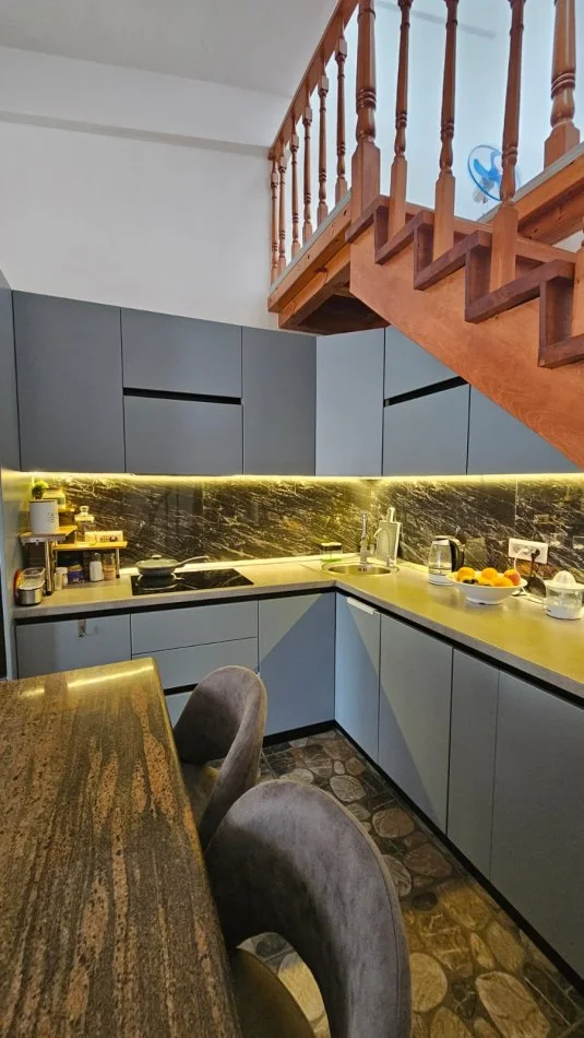 Durres, shitet apartament duplex 2+1+Ballkon Kati 3, 110 m² 131.000 € (Mali Robit)