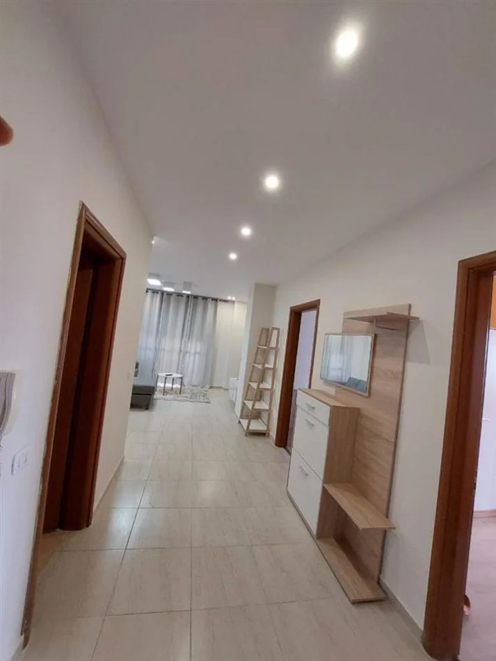 Durres, jepet me qera apartament 2+1+Ballkon Kati 3, 98 m² 390 € (Muzeumi, Durres)