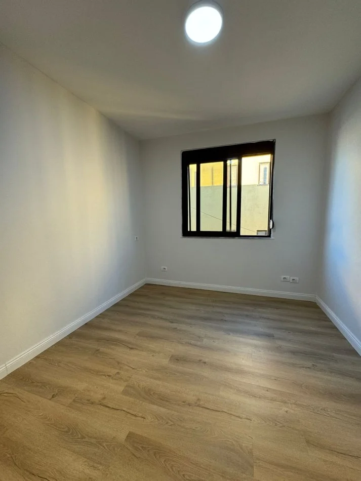 Durres, shitet apartament 1+1 Kati 4, 45.5 m² 65.000 € (Iliria, Plazh)