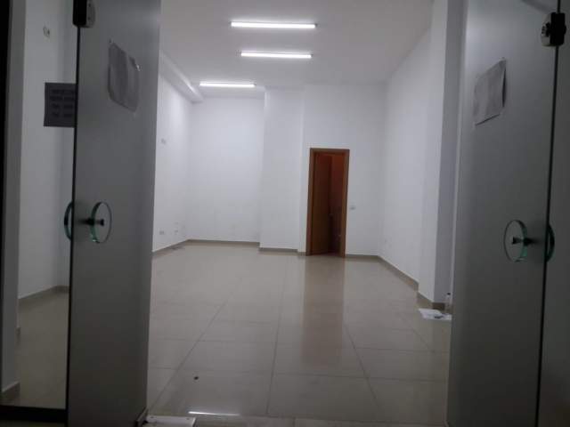 Tirane, shes dyqan Kati 1, 47 m² 88000 Euro Rr Fortuzi