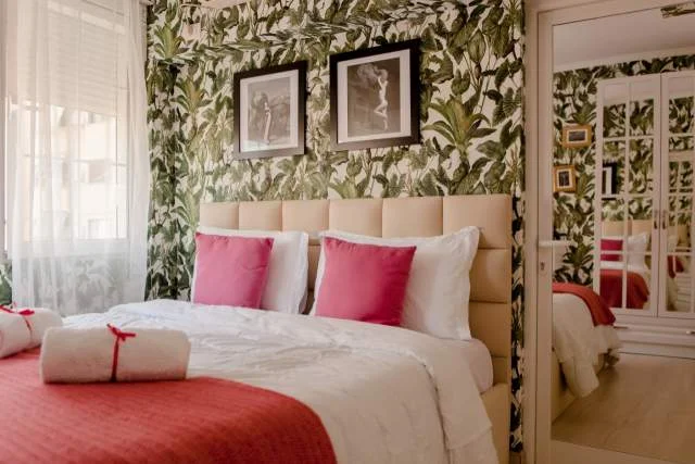 Apartamente me qera ditore prane qendres se Tiranes.