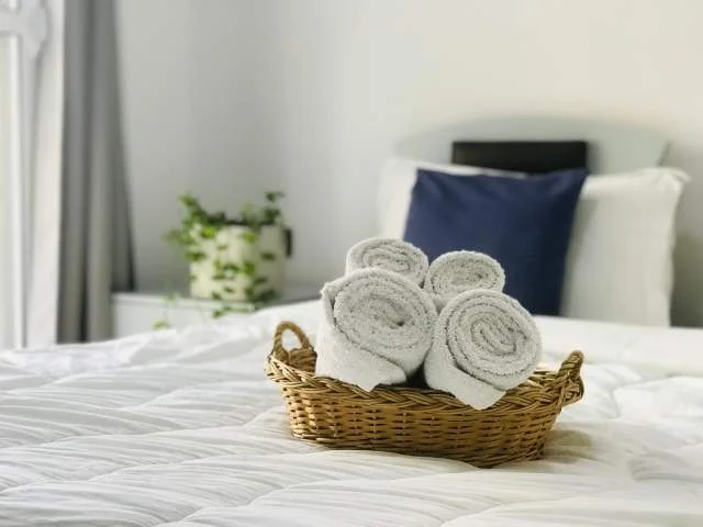 Dhoma me qera ditore pranë qendrës së Tiranës.