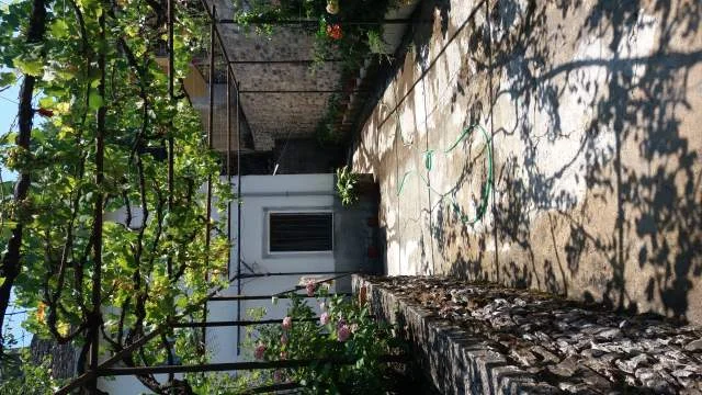 Gjirokaster, shitet shtepi 2 Katshe, 200.000 Euro, rruga Astrit Karagjozi