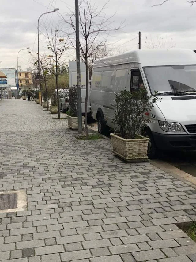 Tirane, - Transport Mallrash AAA Marjusi