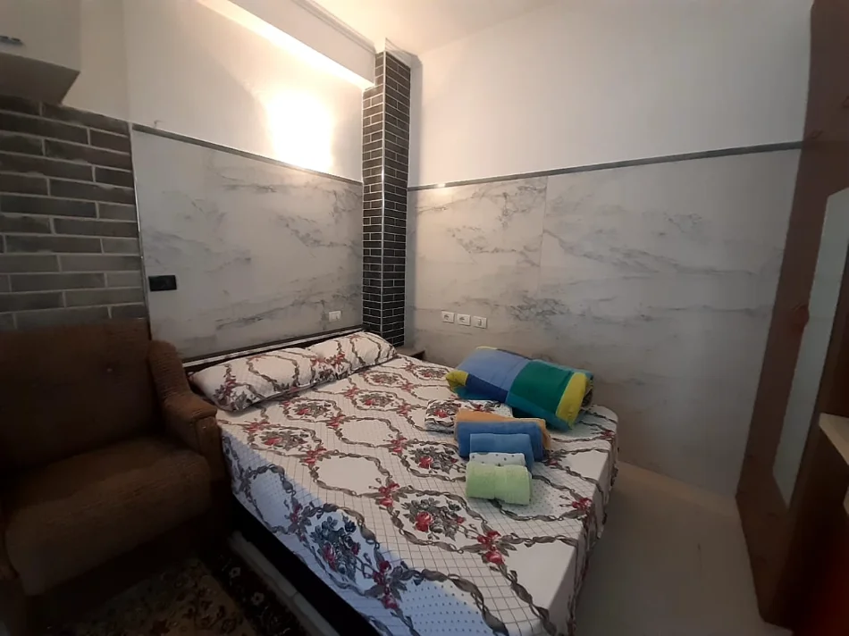 Tirane, jepet me qera garsonier 1+1 Kati 1, 38 m² 305 € (Rruga gjon mili)