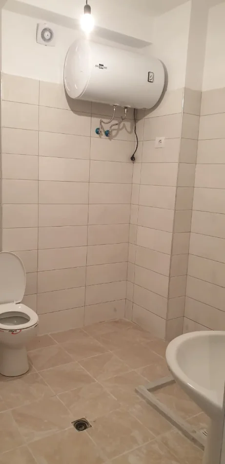 Tirane, shitet apartament 2+1+Ballkon Kati 1, 78 m² (Rruga Tre Vellezerit Kondi)
