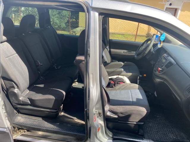 Tirane, shes xhip Mazda MPV Viti 2004, 220.000 Leke