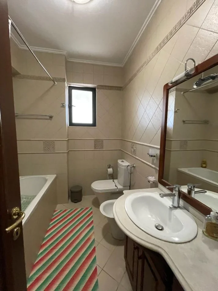 Tirane, jap me qera apartament 2+1+Aneks+Ballkon Kati 3, 137 m² 1.000 € (Faik konica)