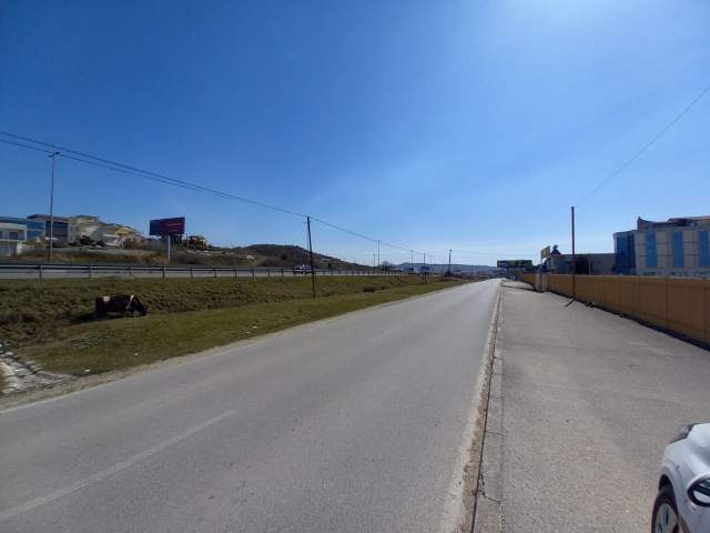 Tirane, autostrade tr-d, toke per ndertim kapanon-magazine, 6900 m² 139 euro/m2 (Tirane -Vore)