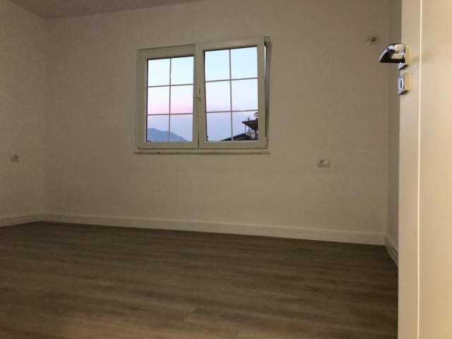 Tirane, shitet apartament Kati 4, 80 m² 105.000 Euro (Rruga hoxhat tasim)