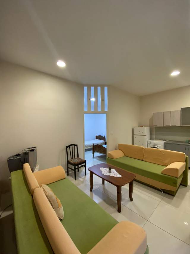 Tirane, jepet me qera shtepi 1+1 Kati 1, 55 m²   (Bajram Allaraj)