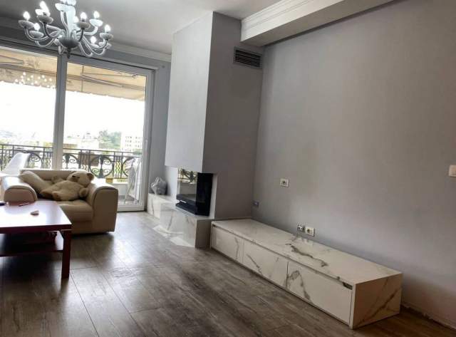 Tirane, shitet apartament 3+1 Kati 3, 1.700 Euro/m2